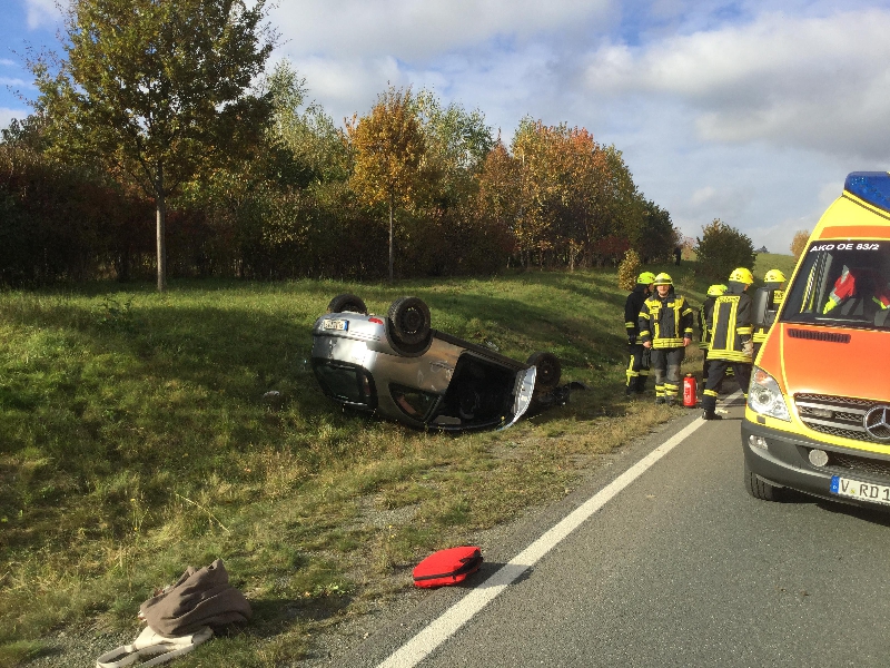 Verkehrsunfall mit eingeklemmter Person Verkehrsunfall mit eingeklemmter Person