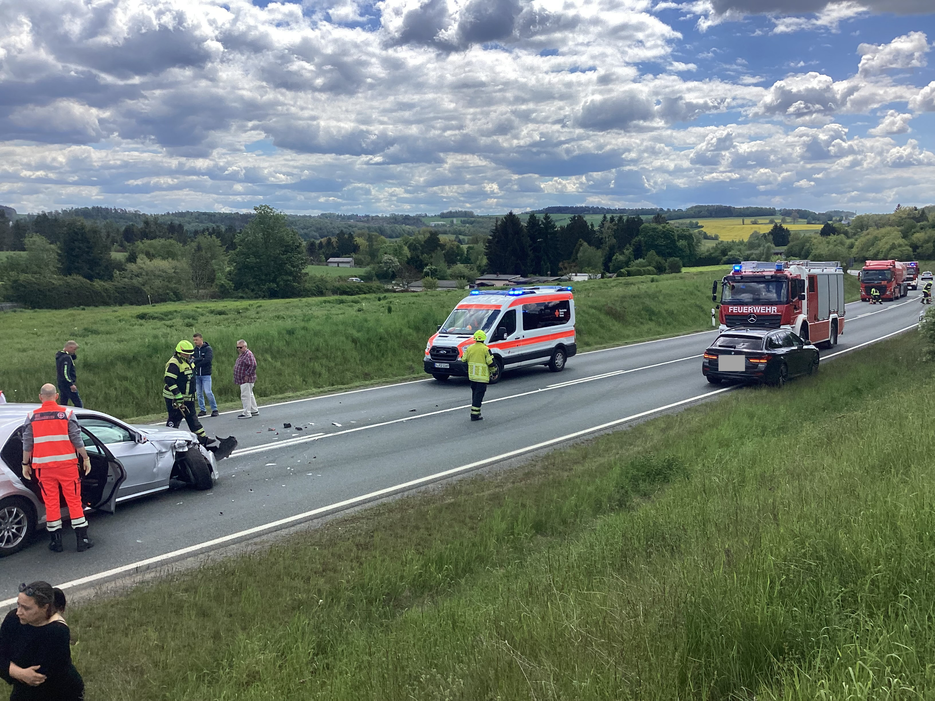 Einsatzfoto Hilfeleistung nach Verkehrsunfall