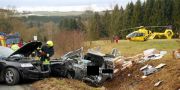 Verkehrsunfall mit eingeklemmter Person